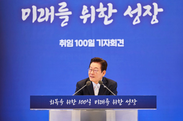 이재명 대통령이 취임 100일째가 되는 11일 서울 청와대 영빈관에서 ‘회복을 위한 100일, 미래를 위한 성장’ 기자회견을 하고 있다.(사진=대통령실)