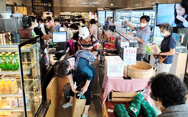 경기 가평의 마을기업 ‘농부들의 카페장터’ 직판장 (사진=행정안전부 자료사진)