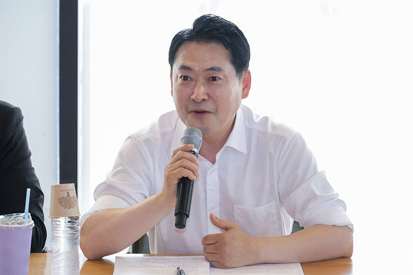 국민의힘 장동혁 대표가 14일 부산 국립부경대에서 열린 청년 간담회에서 부산 산업과 청년 일자리 문제 등에 대해 의견을 밝히고 있다.(사진=국민의힘)