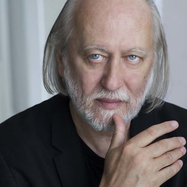 (사진=크러스너호르커이 라슬로 공식 홈페이지)