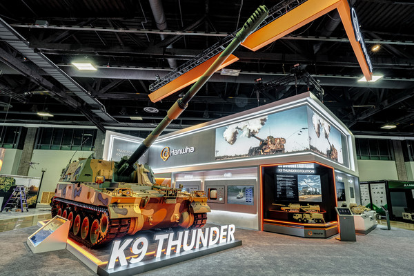 한화에어로스페이스는 미국 워싱턴DC에서 13~15일 열리는 ‘AUSA 2025’ 전시회에서 차륜형 K9A2 자주포, 유무인복합 K9A3 등 K9의 진화적 개발 계획을 전시한다.(사진=한화)