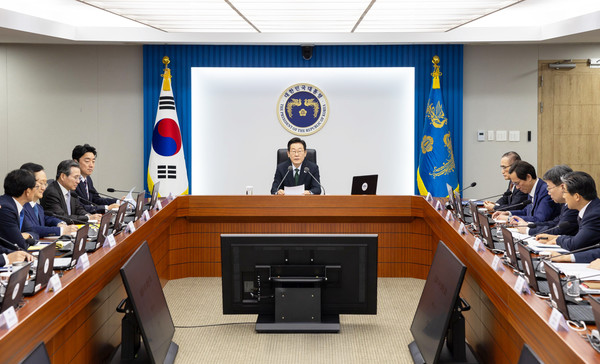 이재명 대통령이 13일 열린 수석보좌관회의를 주재하고 있다.(사진=대통령실)