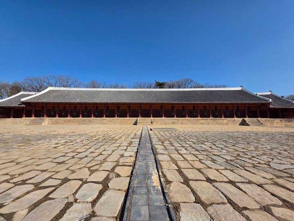 보수공사를 마친 종묘 정전 전경 (사진=국가유산청)
