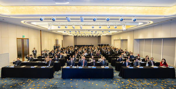 문화체육관광부와 한국저작권보호원, 국제형사경찰기구를 비롯해 해외 17개국 법집행기관과 해외 콘텐츠 저작권 단체 관계자 등이 지난 17일 호텔 나루 서울 엠갤러리에서 열린 ‘2025 저작권 보호 집행 국제포럼’에 참석해 전 세계 콘텐츠 온라인 저작권 침해 대응 방안을 모색했다.(사진=문화체육관광부)